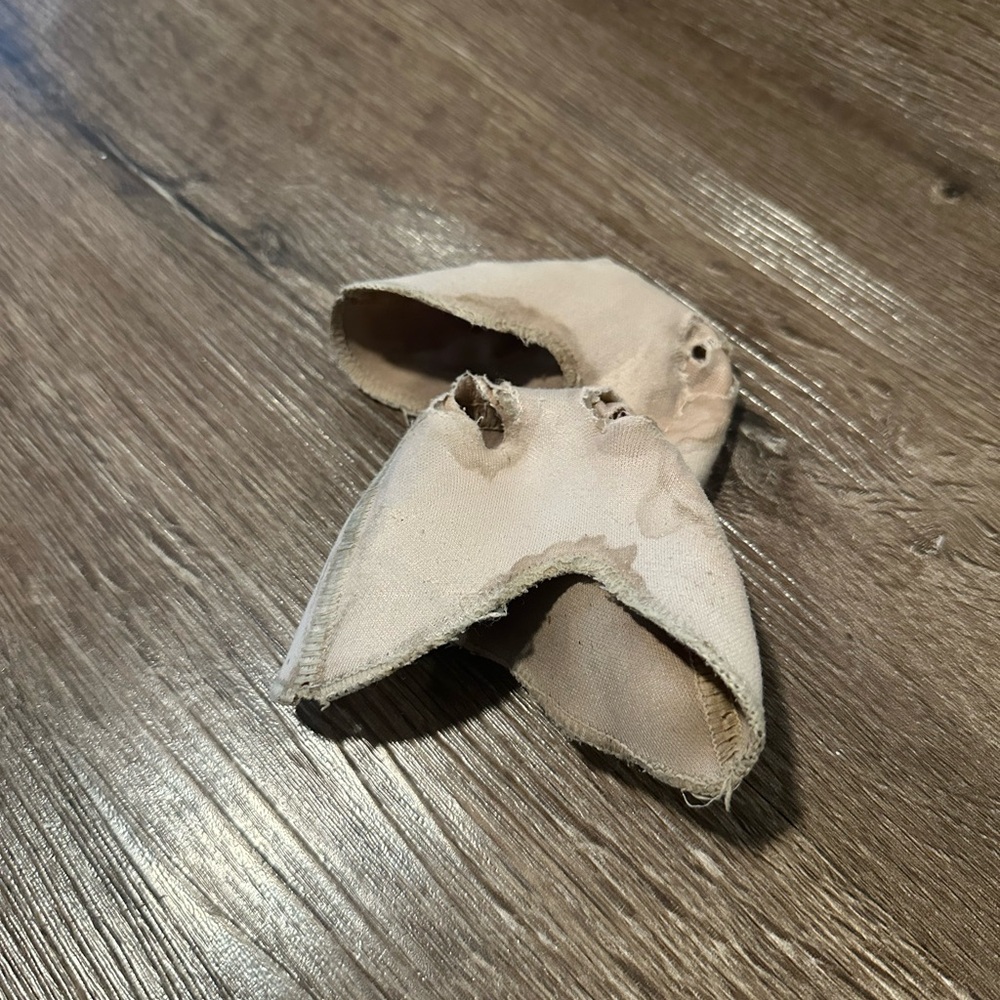 Very thoroughly worn toe pads